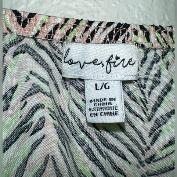 Square Neckline Scrunchie Pleated Crop Top, large - Picture 4 of 6